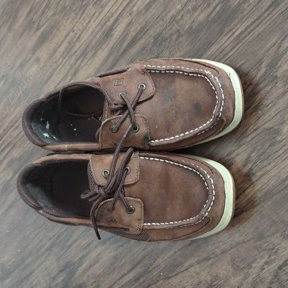 Brown Sperry Big Kid's size 7